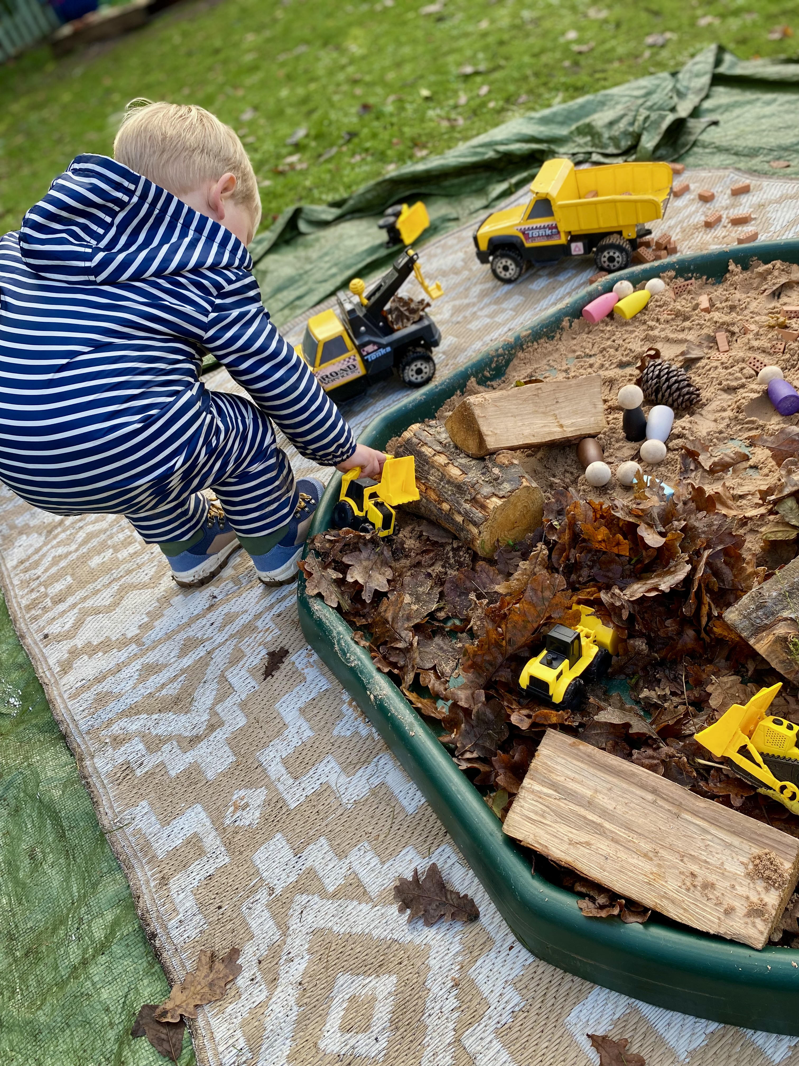 Little Wonder Bugs - Outdoor Stay and Play